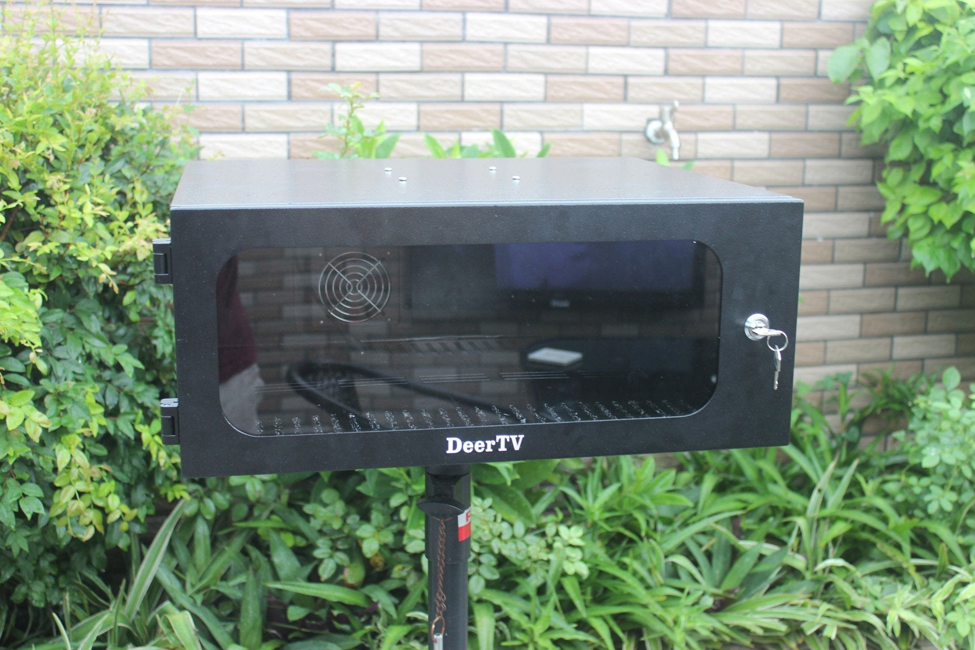 Outdoor TV Projector Enclosure Waterproof Projector Case DeerTV